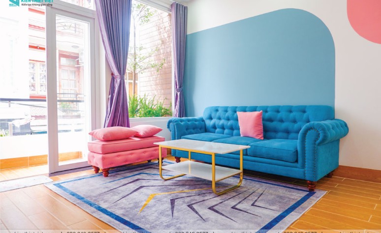[Hình thực tế] – Nhà phố 1 trệt 2 lầu nổi bật với nội thất color block