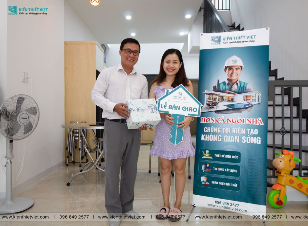 kts Hải chụp hình cùng CĐT