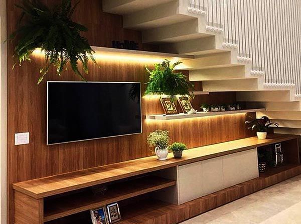 mẫu thiết kế tivi dưới gầm cầu thang