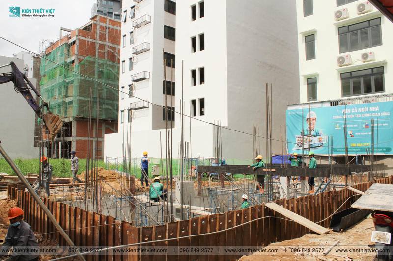 Đổ bê tông móng và đáy tầng hầm (15)