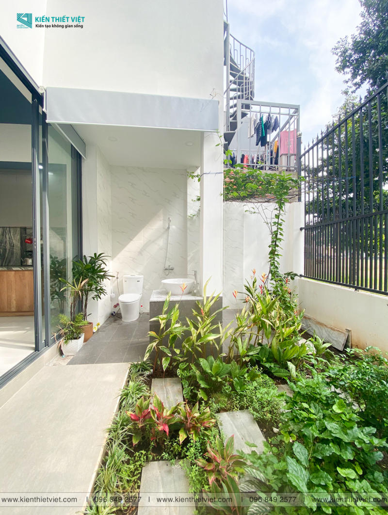 nhà vệ sinh lộ thiên (18)