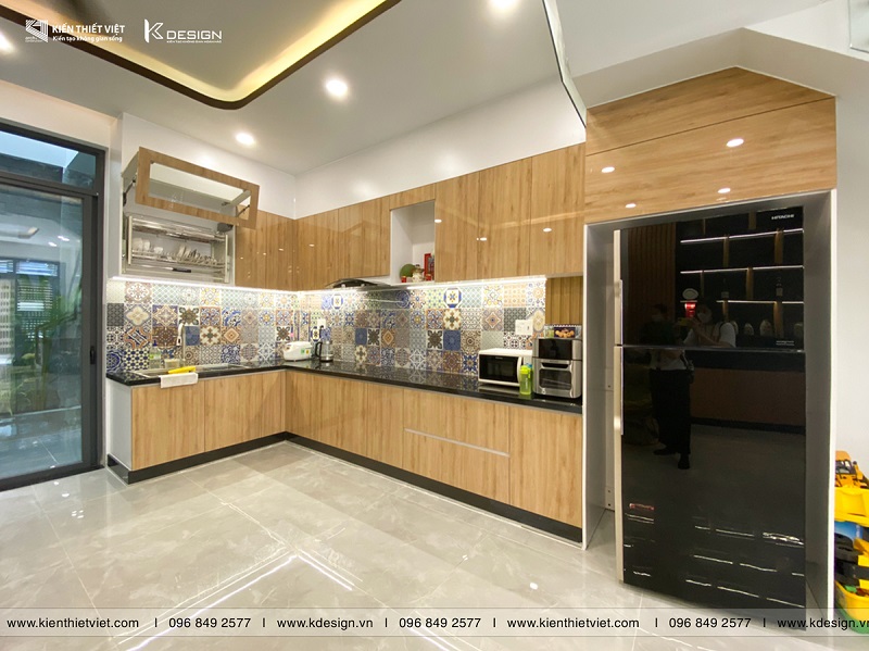 thiết kế phòng bếp nhà anh long (5)