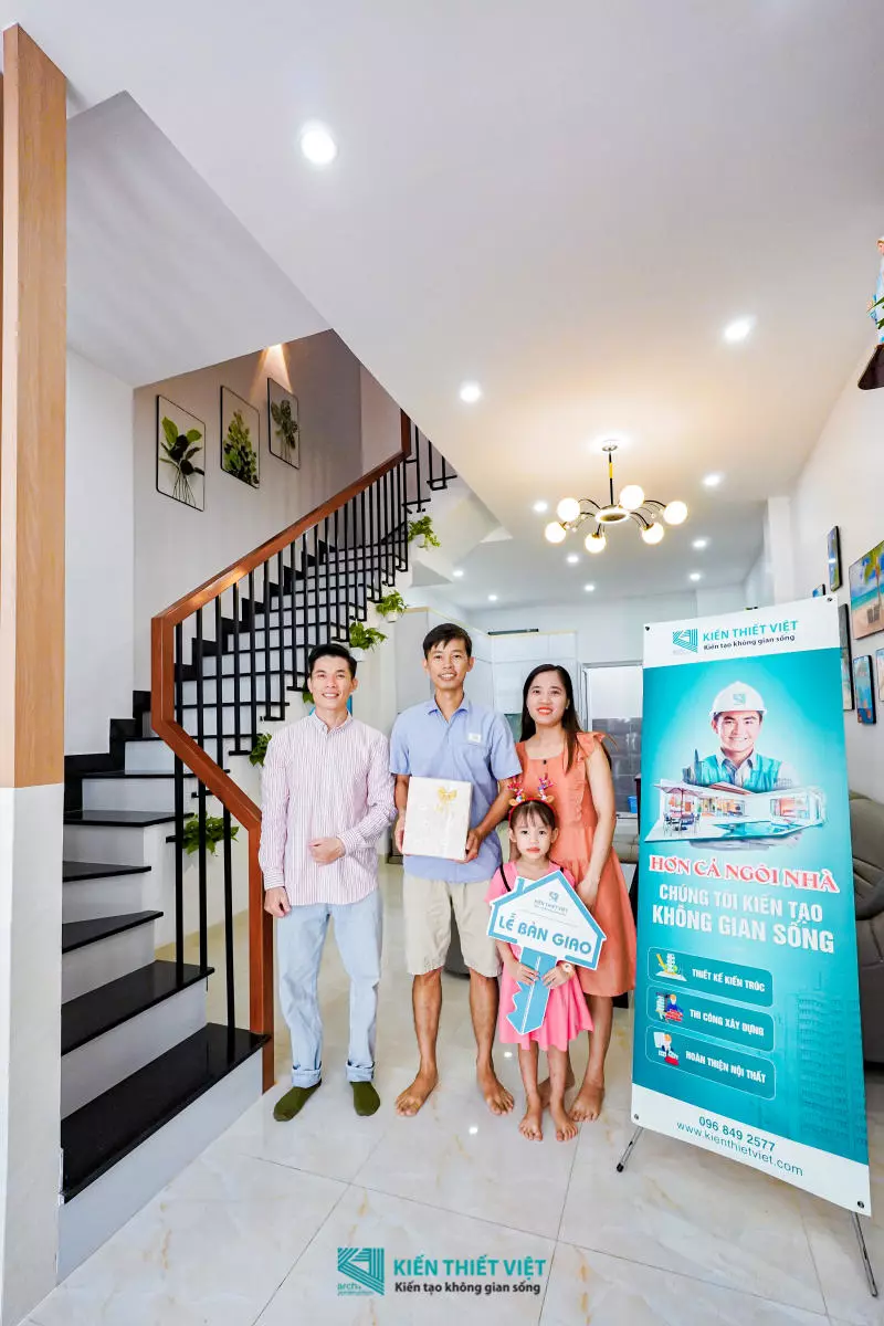 Xây nhà trọn gói nhà phố hiện đại anh Phụng (1)